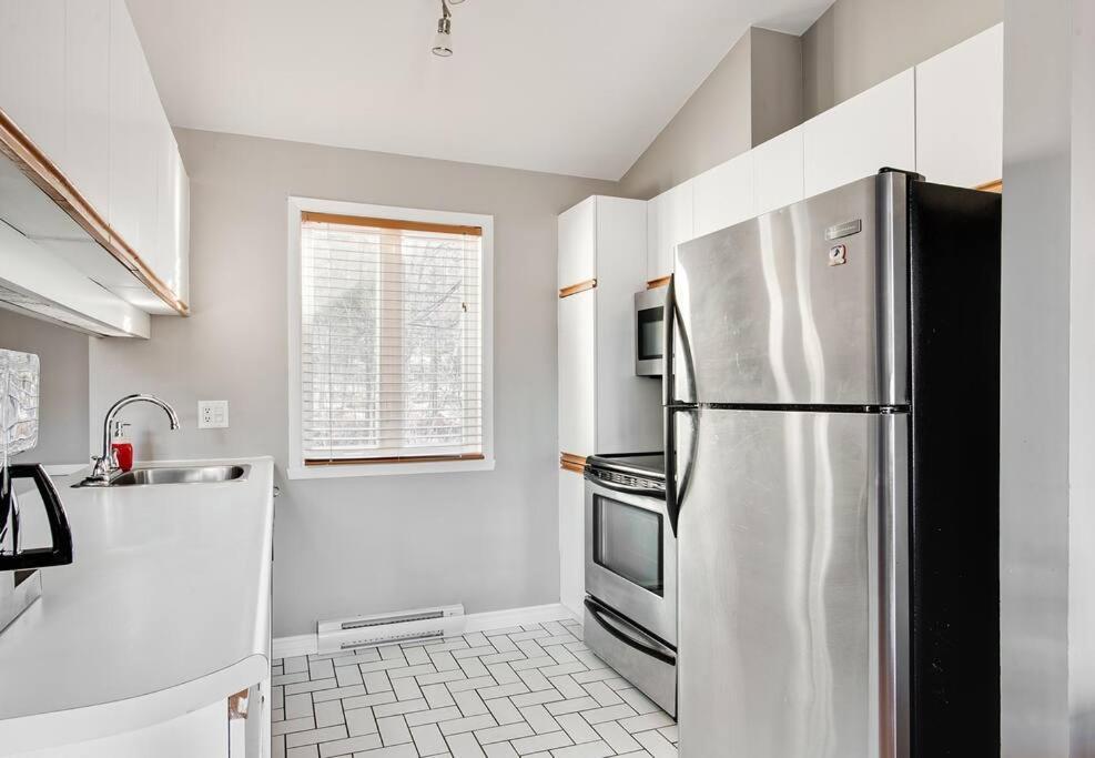 Le Cozy-Condo A Louer A Stoneham Exteriör bild